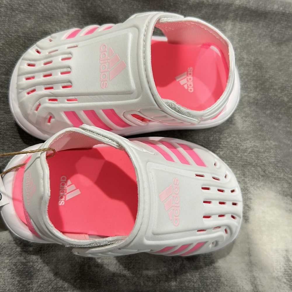 🩷🤍🩷ADIDAS WATER SHOES🩷🤍🩷 - Picture 5 of 8